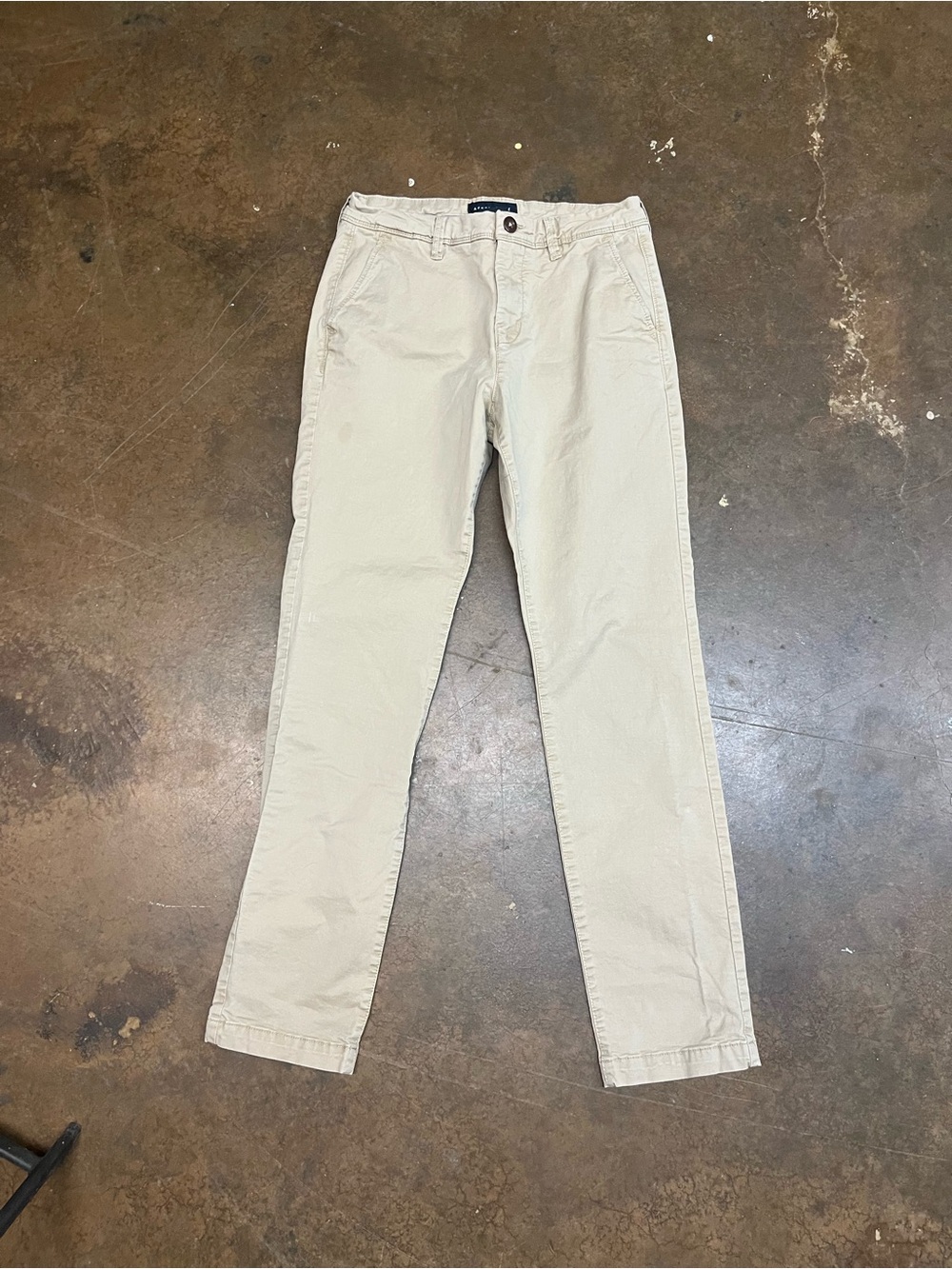 Aeropostale Men's Light Khaki Chino Pants 29x32